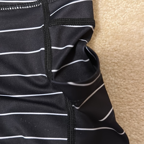 Zyia black and white capri length leggings size 8-10 - Picture 3 of 9